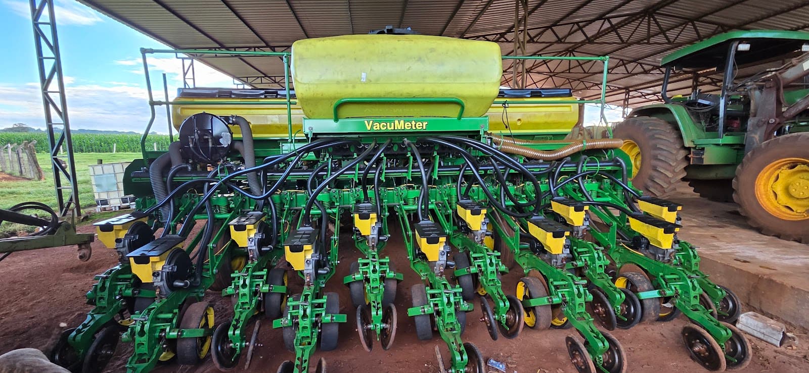 John Deere 2122