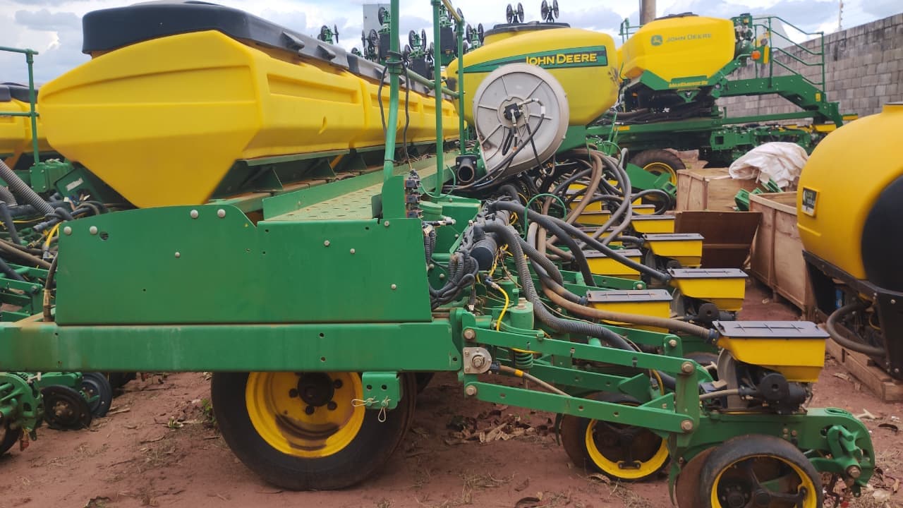 John Deere 2134