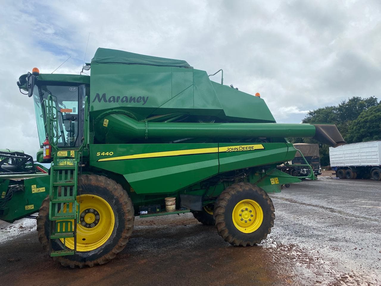 John Deere S440