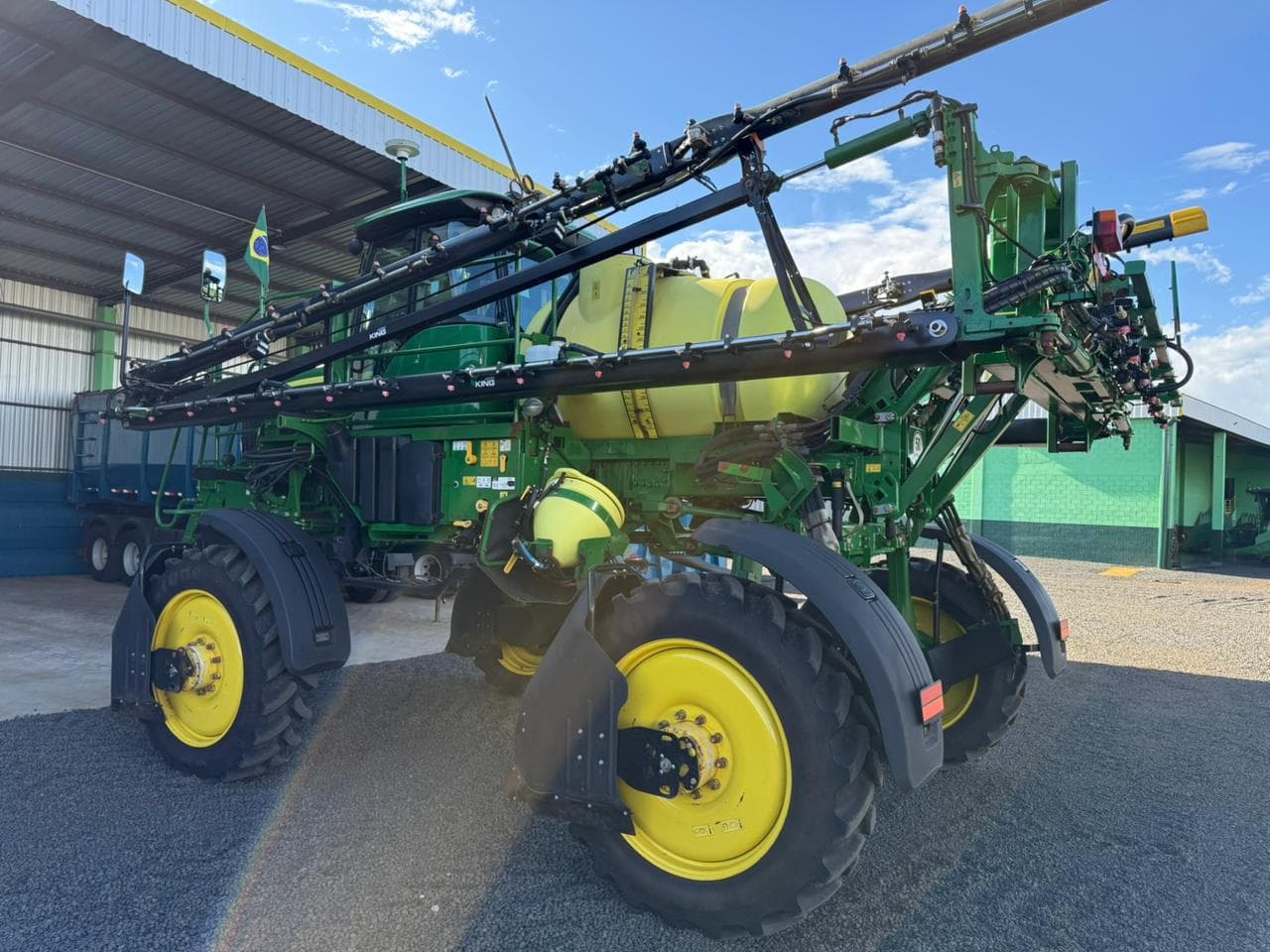 John Deere M4025